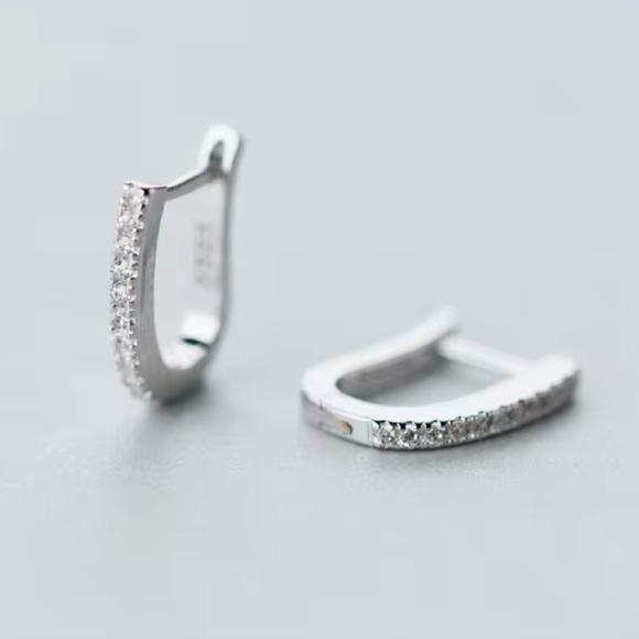 925 Sterling Silver Elongated Huggie Hoop Earrings with Zircon Diamonds! - Picture 4 of 6